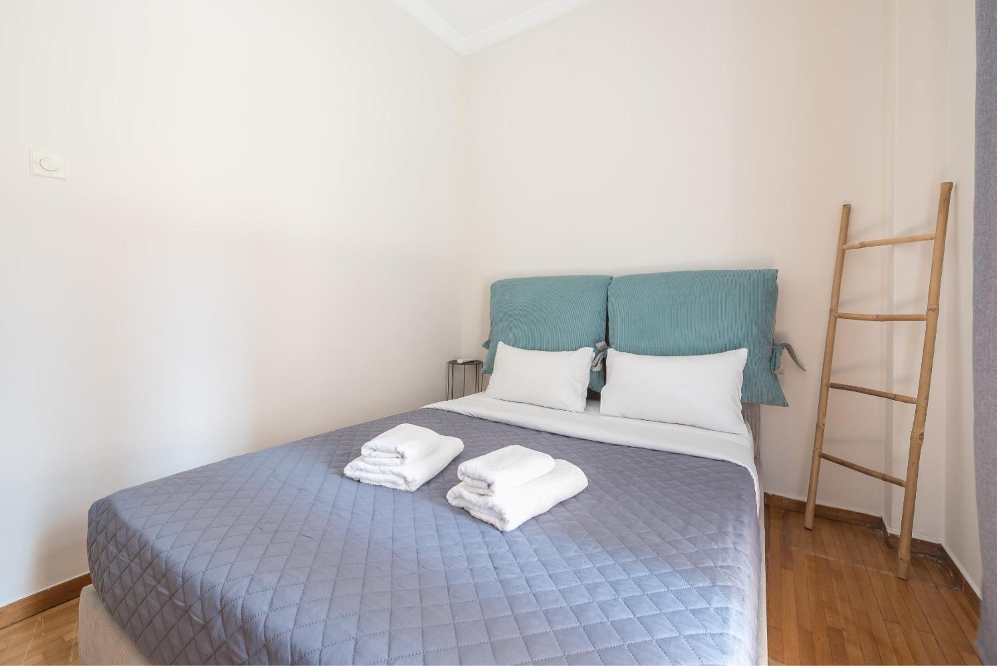 Stylish 2 Bd Urban Retreat Near Panormou Metro Atenas Exterior foto