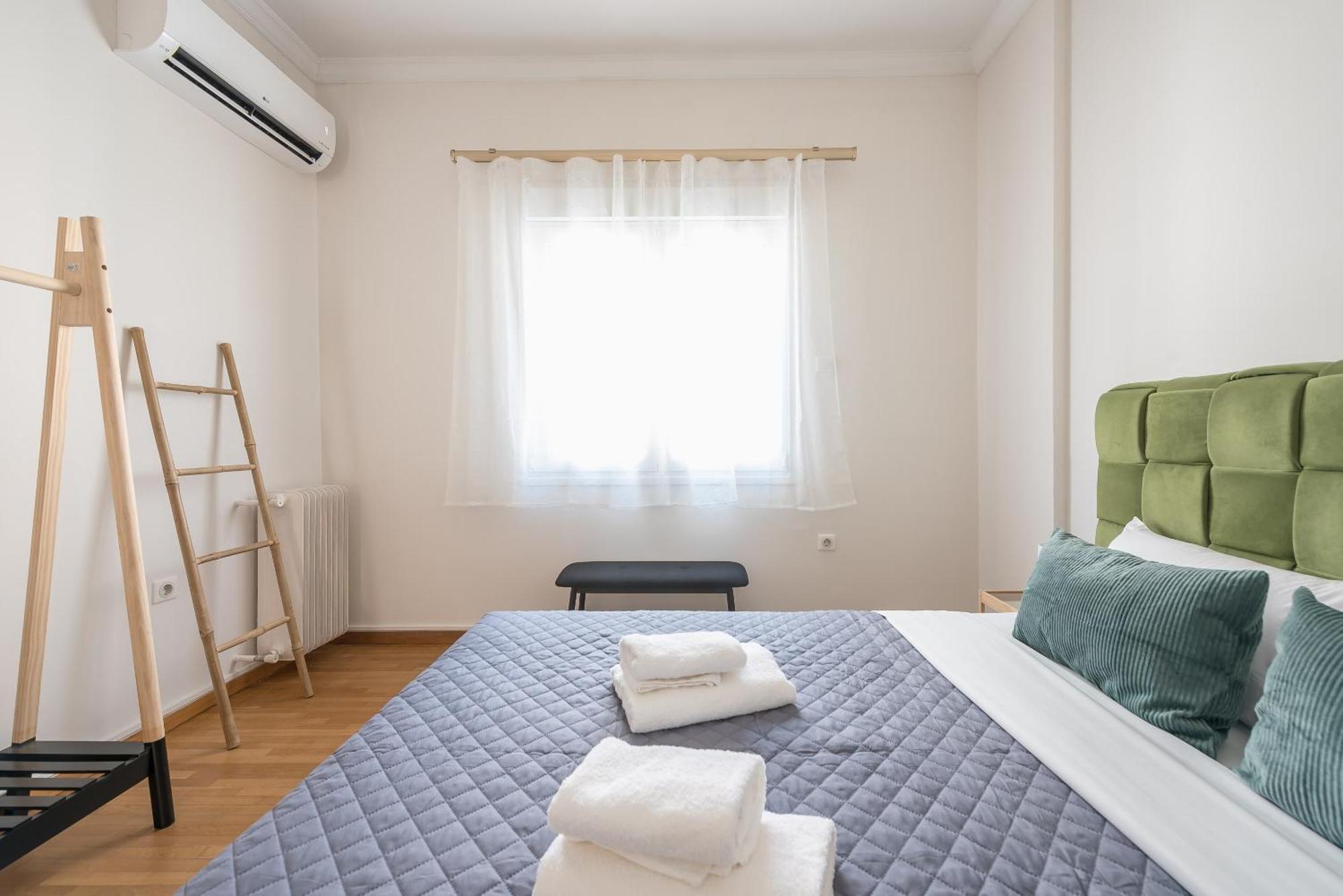 Stylish 2 Bd Urban Retreat Near Panormou Metro Atenas Exterior foto