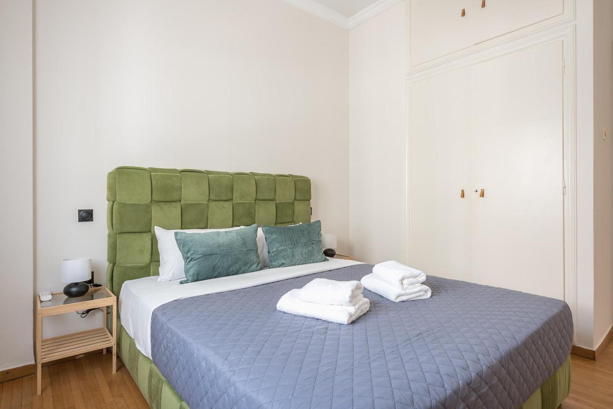 Stylish 2 Bd Urban Retreat Near Panormou Metro Atenas Exterior foto