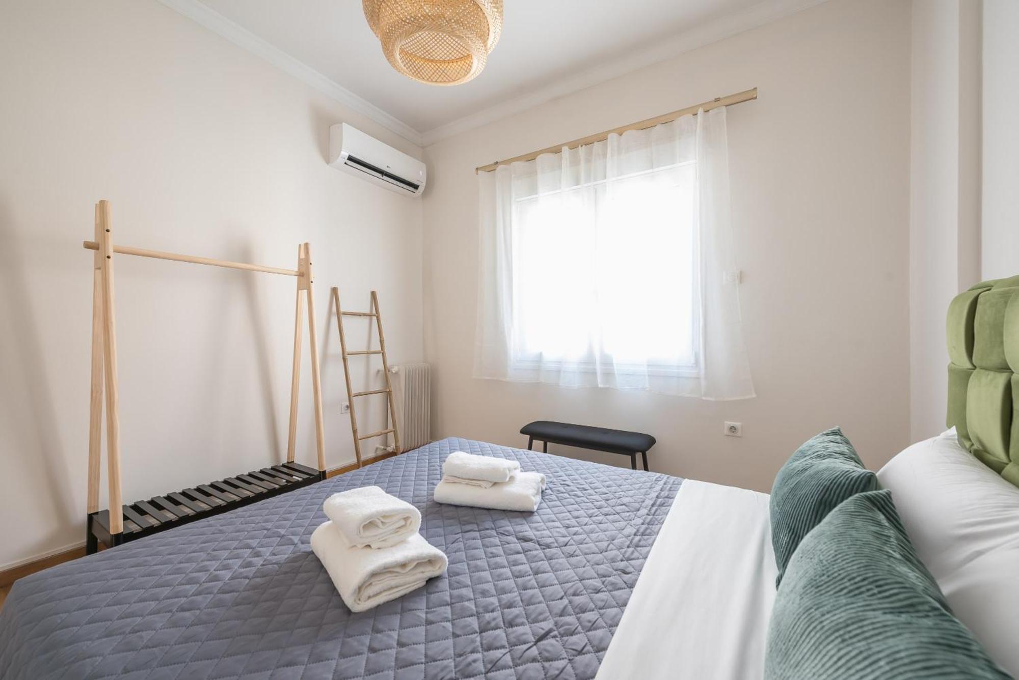 Stylish 2 Bd Urban Retreat Near Panormou Metro Atenas Exterior foto