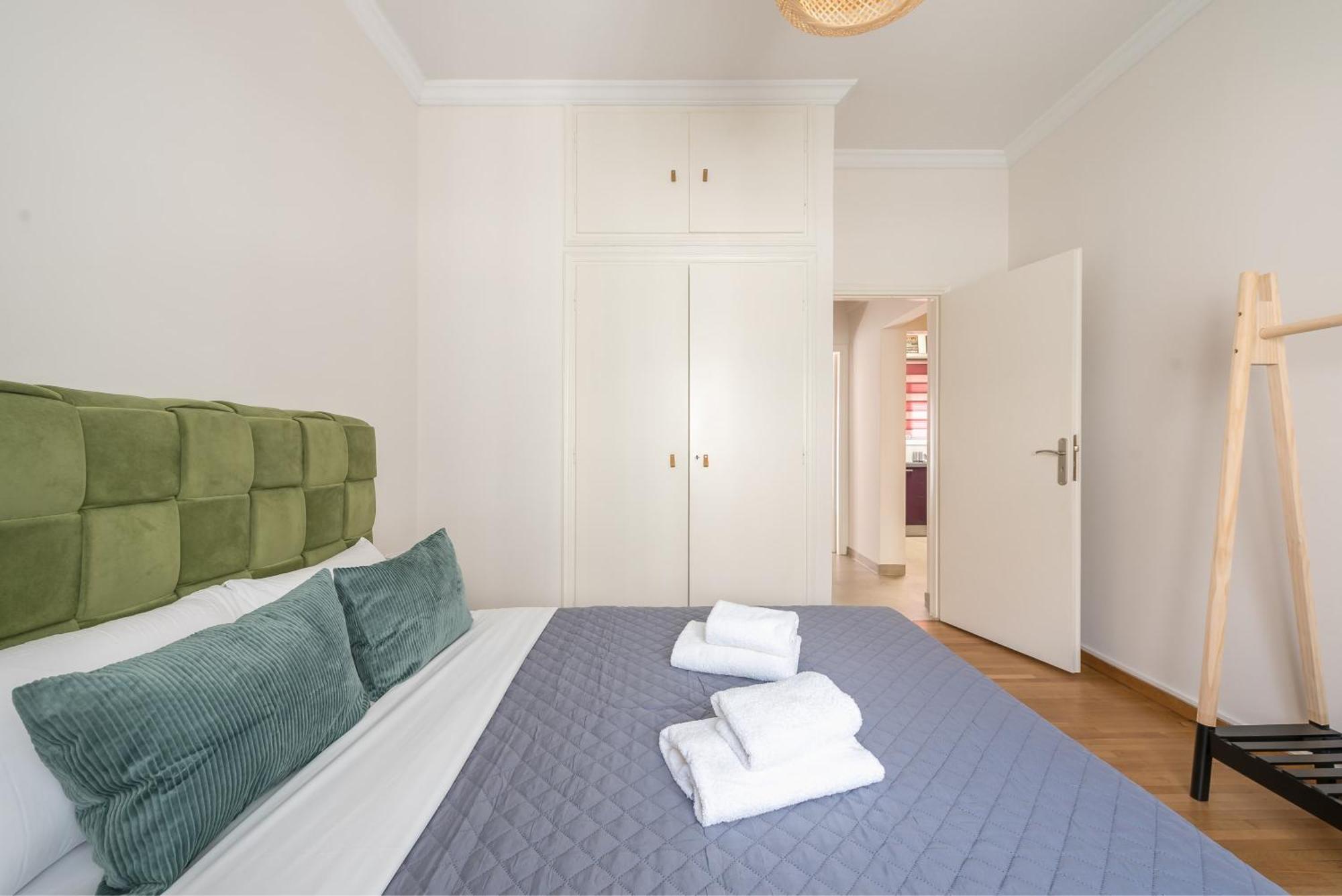 Stylish 2 Bd Urban Retreat Near Panormou Metro Atenas Exterior foto