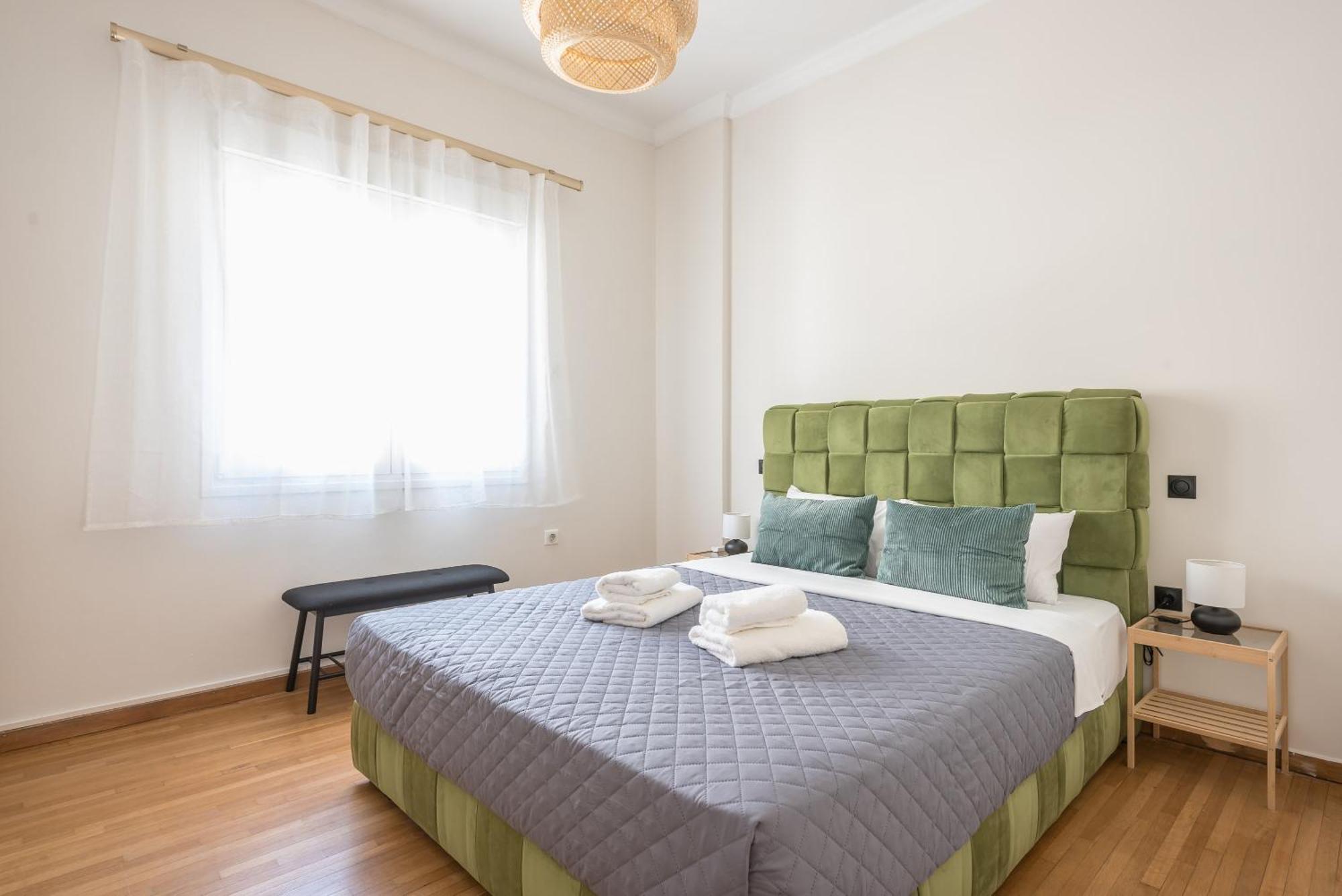 Stylish 2 Bd Urban Retreat Near Panormou Metro Atenas Exterior foto